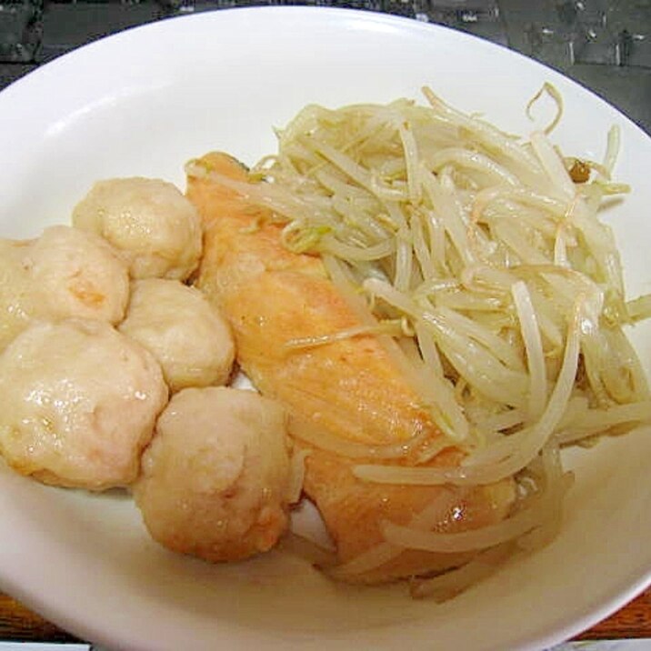 もやしと鮭の蒸し煮